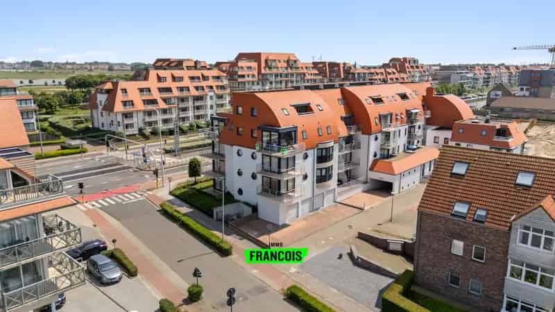 Lichtrijk Hoekappartement te Nieuwpoort Nabij Strand en Jachthaven