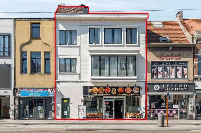 Opbrengsteigendom Merksem 2 Appartementen Studio Handelsgelijkvloers