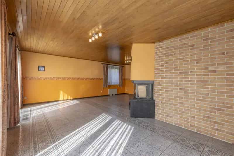 Te renoveren villa met 4 slaapkamers te Sint-Pieters-Leeuw