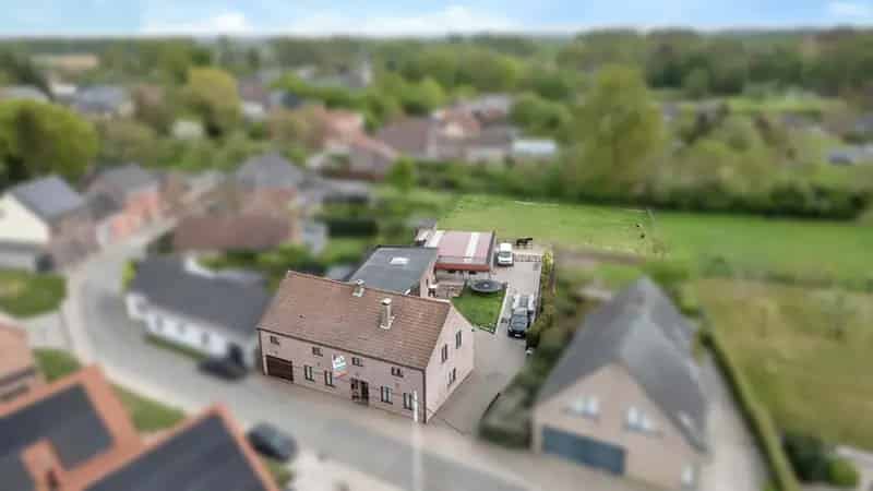 Landelijke woning met paardenstallen en opslag Steenhuize Wijnhuize