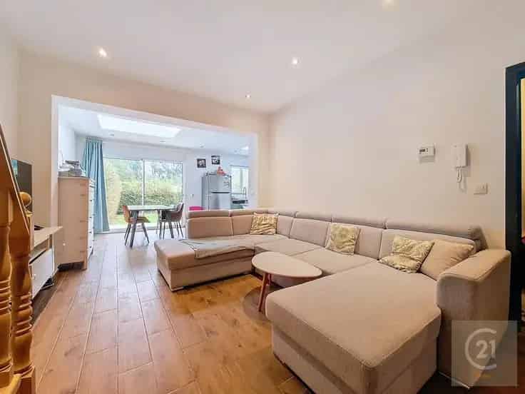Duplex Te Koop: Gerenoveerd Appartement met Tuin Nabij Heizel