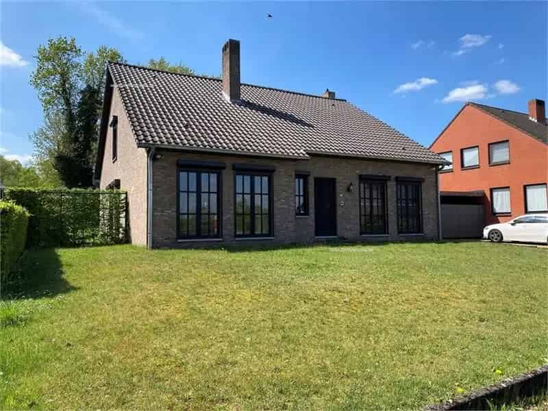 Ruime woning te koop Opglabbeek 3 slaapkamers grote tuin