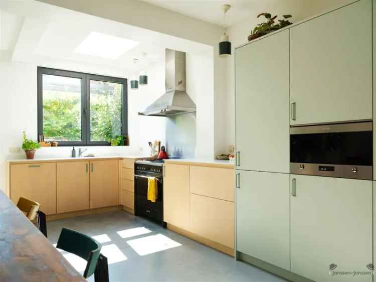 Charmante Gerenoveerde Woning Zonnige Tuin