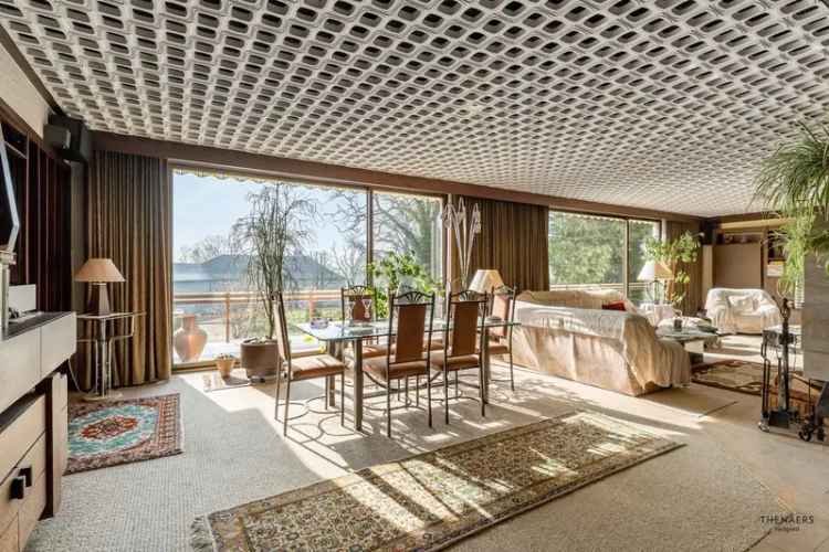 Statige Villa met Eindeloze Mogelijkheden