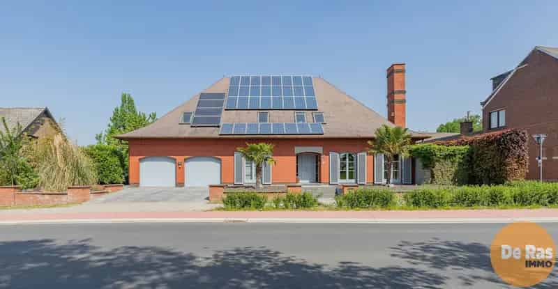 Ruime Bungalow te Koop met Zwembad en Aparte Woonunit
