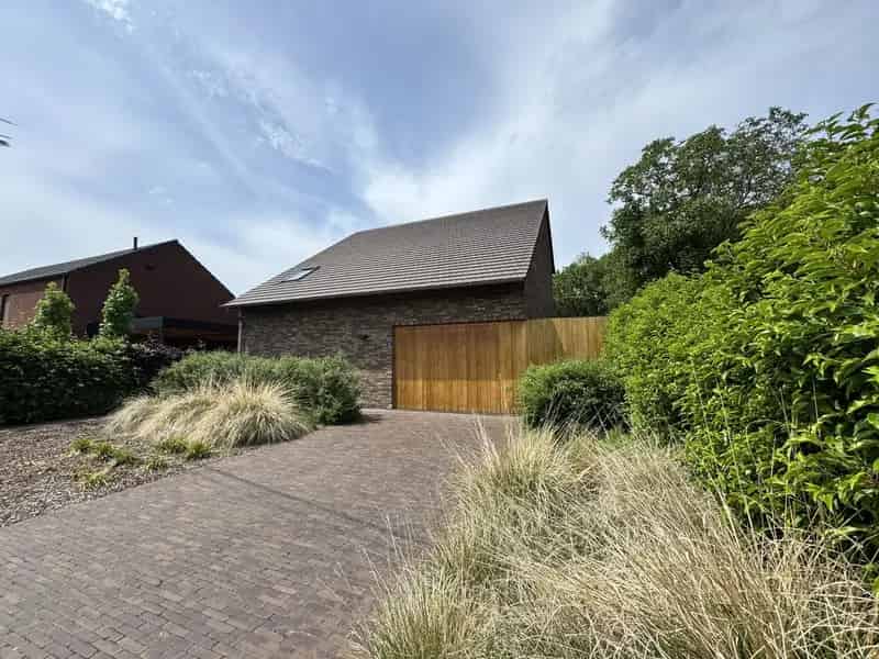 Moderne Villa te Eigenbilzen  2 slaapkamers  Tuin  E-peil A