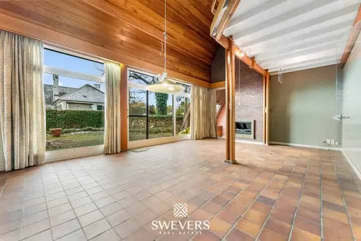 Ruime Architectenwoning met Potentieel 17a 28ca