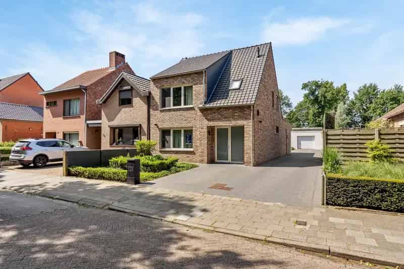 Huis te huur Hoevenen: Instapklare woning met 3 slaapkamers en 2 badkamers