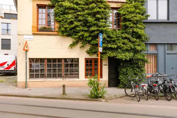 Huis te koop Gent: 2 slaapkamers, Sint-Elisabethplein