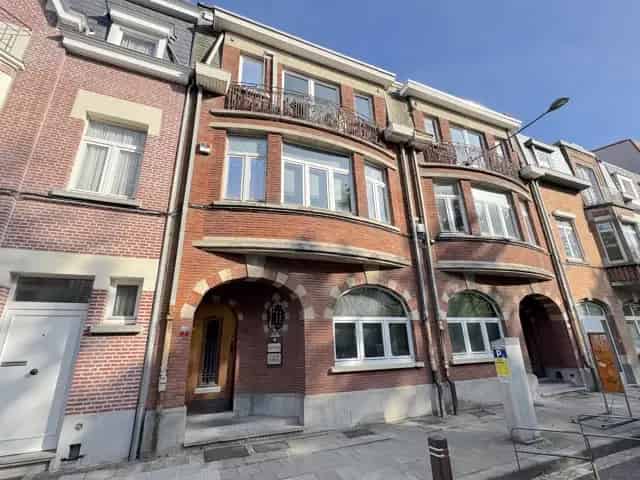 Huis te Schaarbeek 325m² Mediastad Nabij Woluwe