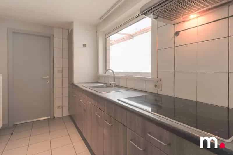 Huis te koop Deerlijk: 3 slaapkamers, zonnige tuin, 208m²