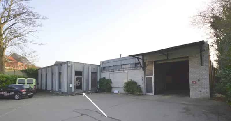 Multifunctioneel Pand Met Parking