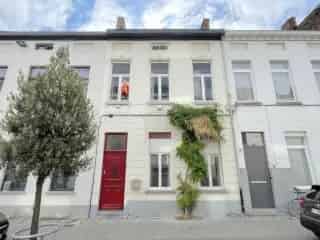 Kasteel te koop Aalst - Ruime herenwoning nabij station