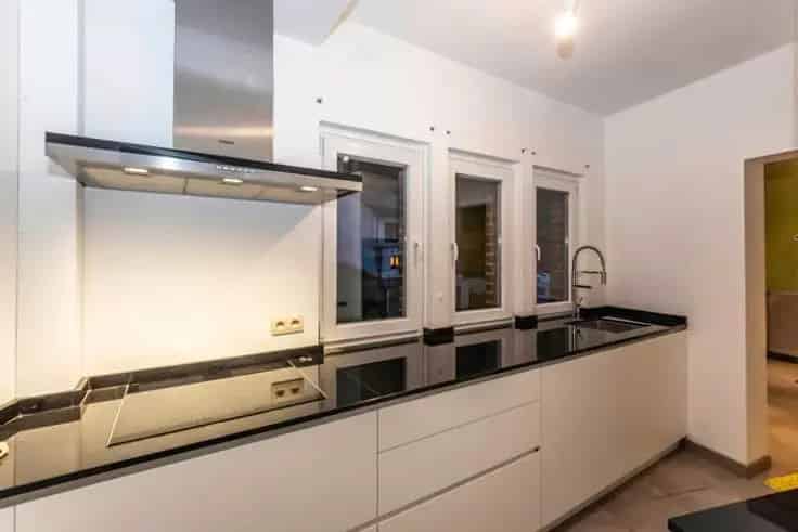 Huis Te Koop Wépion: 3 Slaapkamers, Garage, Tuin