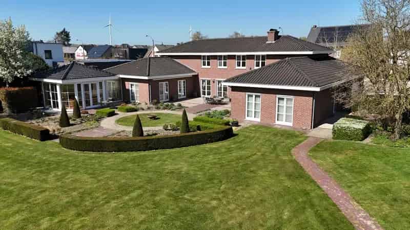 Tijdloze Villa met Parktuin Toplocatie