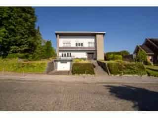 Villa te renoveren nabij voorzieningen 3 slaapkamers