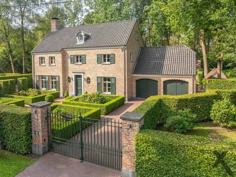 Luxe Villa te Koop Zoersel 3 slaapkamers grote tuin