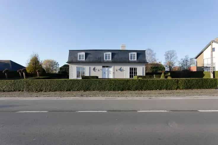 Villa te koop Tielt: Klassieke villa met 4 slaapkamers en tuin