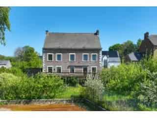 Herenhuis te renoveren te Champion 6 slaapkamers
