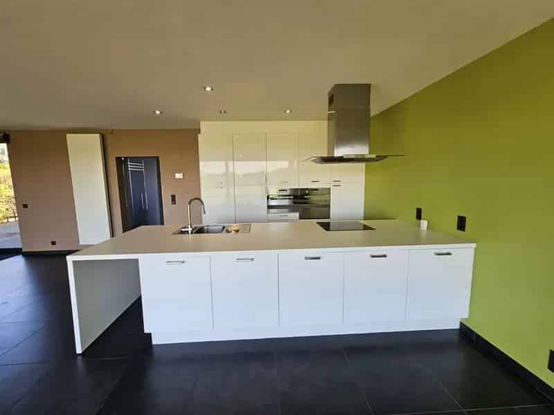 Huis te huur met prachtig uitzicht en grote tuin