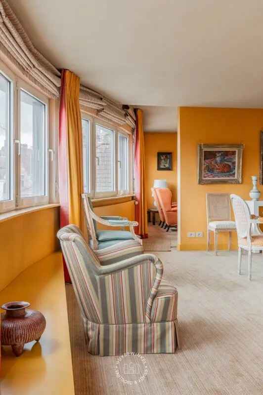 Uniek waterfront appartement in Patershol