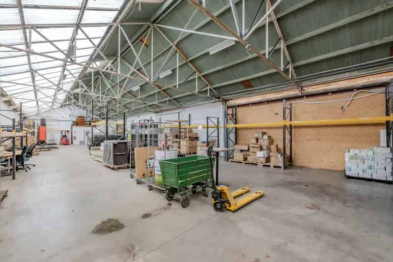 Veelzijdig Bedrijfsgebouw Te Koop Mortsel
