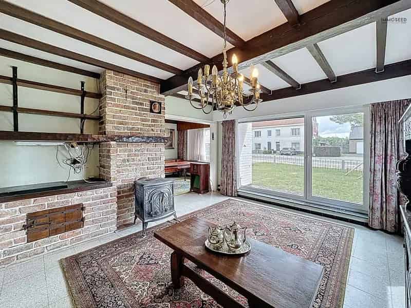 Te renoveren villa met weids uitzicht