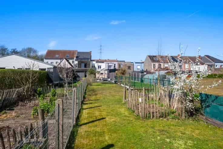 Huis Te Koop Merelbeke: Energiezuinige woning met grote tuin en garage