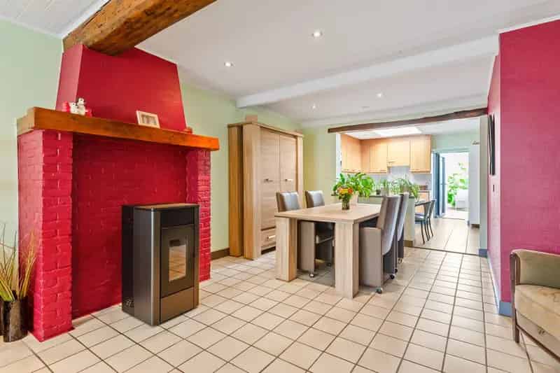Gezellige woning Turnhout met cour en staanplaats
