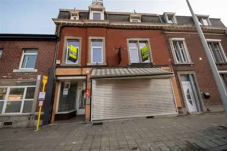 Huis Te Koop: Handel + Duplex 3 slaapkamers + Magazijn 170m²