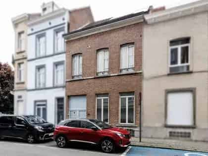 4 Slaapkamers Appartement te Huur Rue Emile Wauters