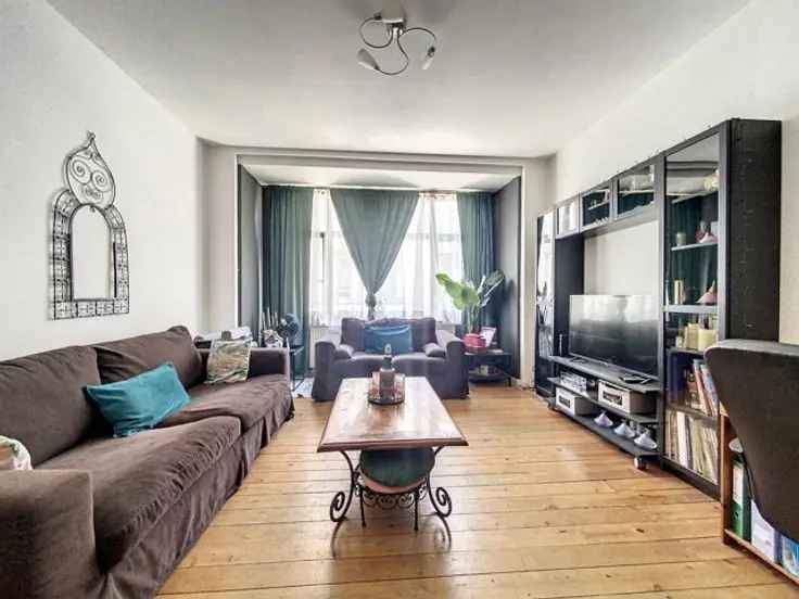 Appartement te koop met 2 slaapkamers in de buurt van Parvis de St-Gilles