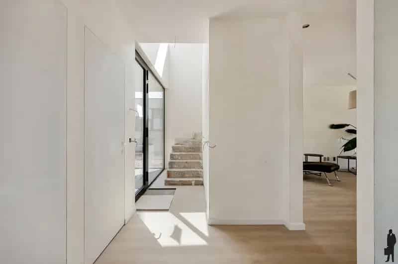 Moderne Villa te Huur 3 slaapkamers 825m²