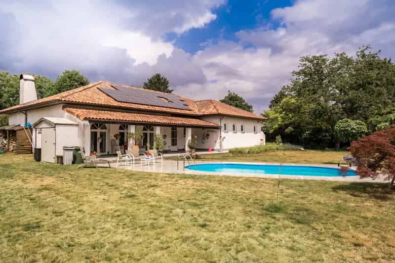 Instapklare woning Tremelo met tuin en zwembad