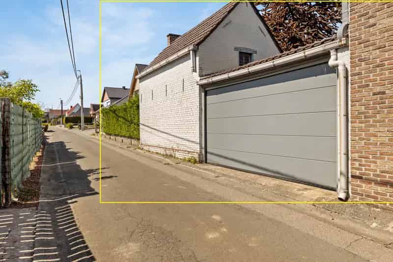 Huis te huur Moerbeke: Ruime fermette met garage en atelier