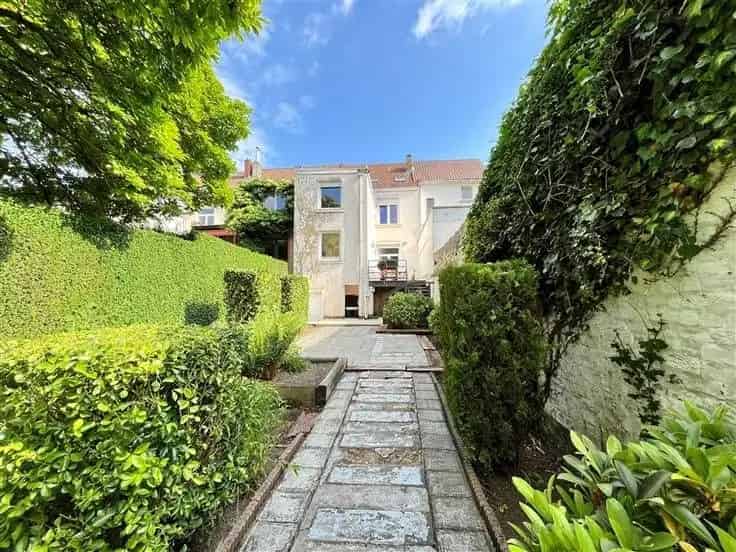 Huis Te Koop 300m² Nabij Centrum