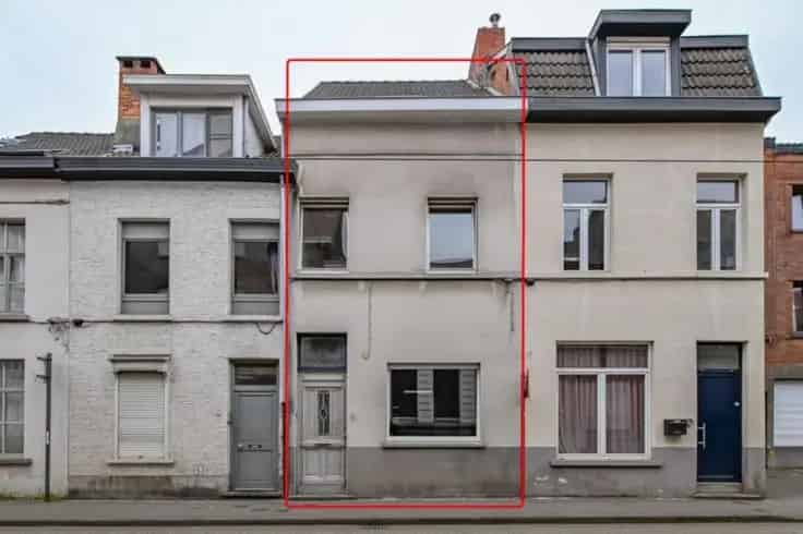 Huis Te Koop: Lichtrijke Rijwoning met Dakterras