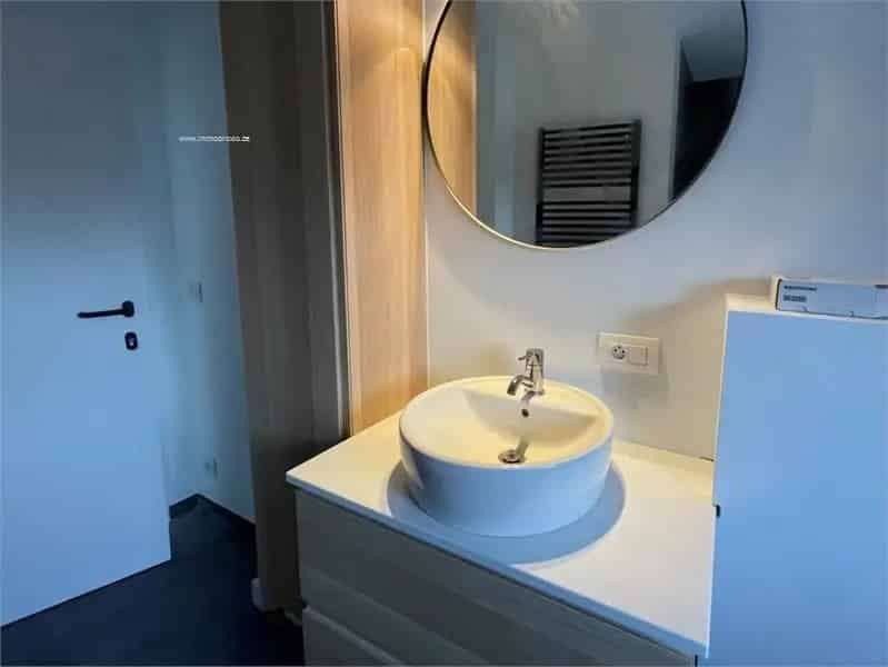 Woning te koop Tielt: Handelspand met gerenoveerd appartement