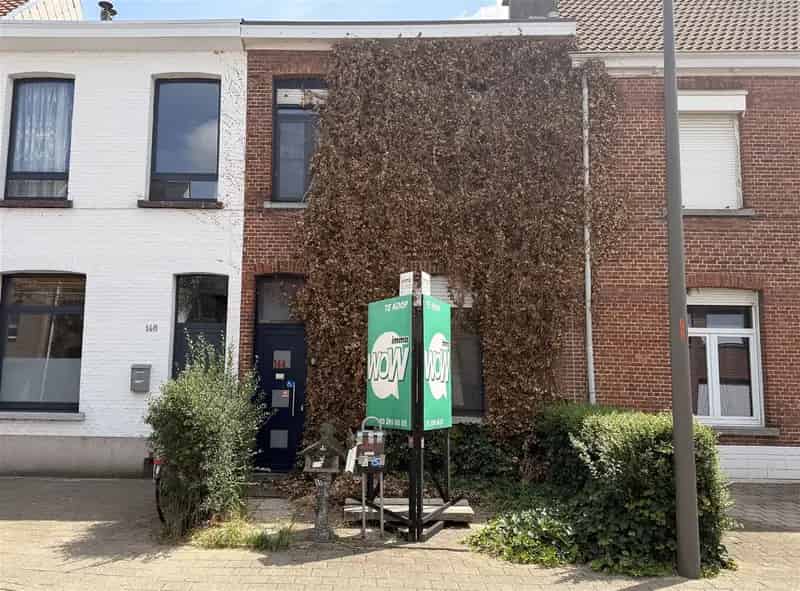 Huis te huur Ekeren: Te renoveren woning met 440m² perceel
