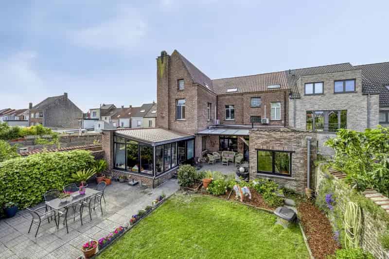 Herenwoning te huur 5 slaapkamers grote tuin