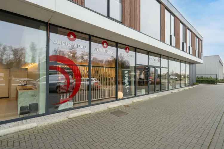 Polyvalente handelsruimte op een goede locatie