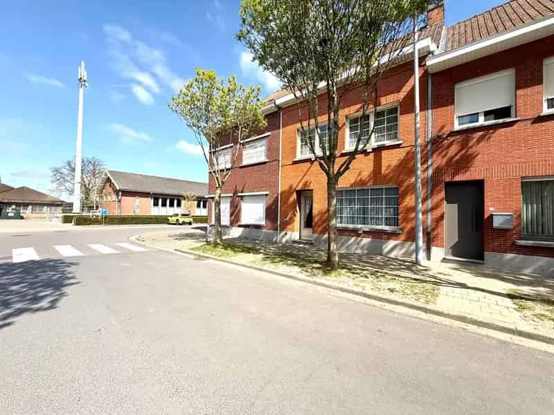 Woning te koop Zwevegem: 3 slaapkamers, garage, tuin