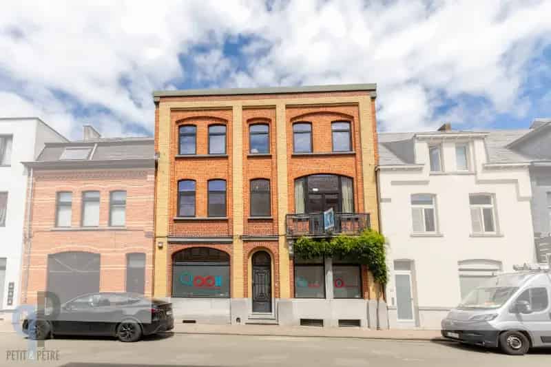 Herenwoning met Praktijkruimtes te Koop
