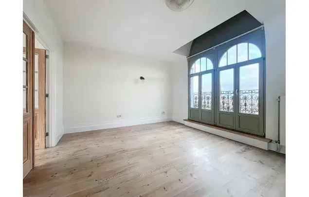 Huur 4 slaapkamer appartement van 138 m² in Antwerp