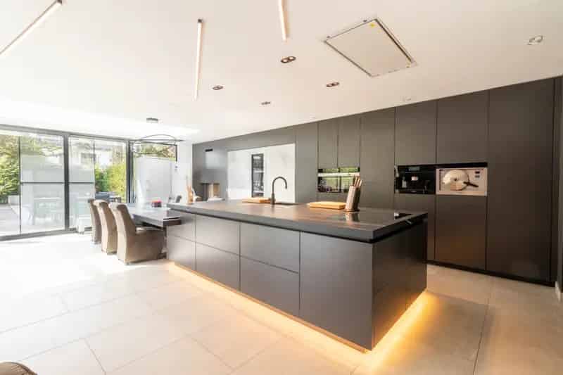 Halfopen Villa 7 Slaapkamers Zwembad Edegem