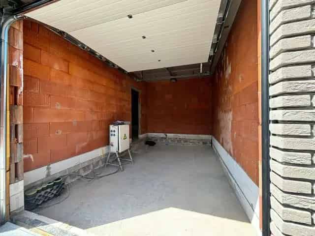 Nieuwbouwwoning te Oudegem casco af te werken