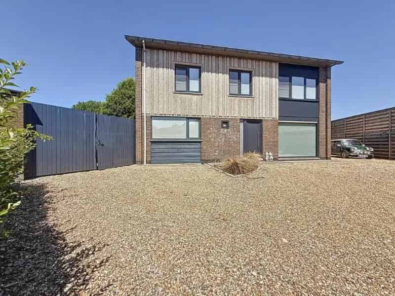 Ruime woning 5 slaapkamers 910m2 garage