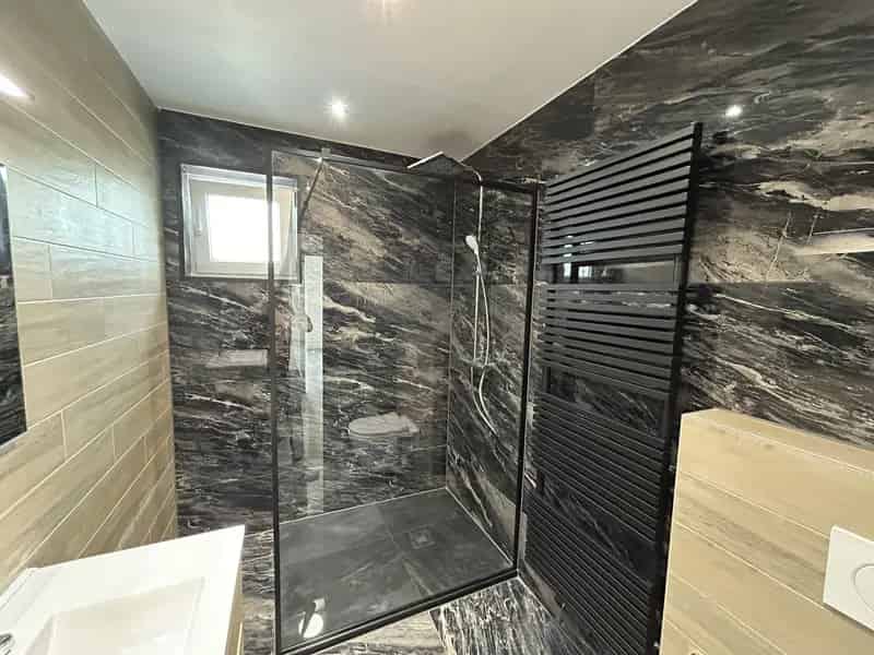 Te Koop: Ruime 4 Slaapkamers Huis in Zele Centrum