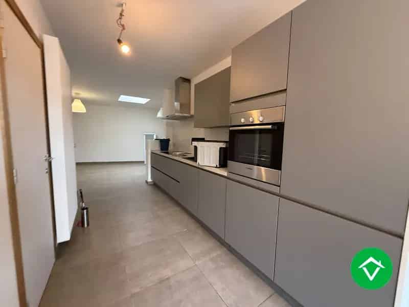Woning te Roeselare 2 slaapkamers en bureau