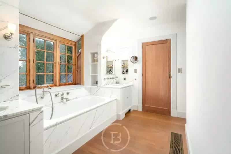 Gerenoveerde Cottage-Villa 580m² + Bouwgrond 1537m²